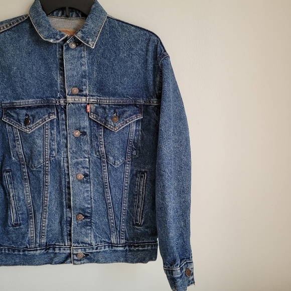 SOLD Vintage Levi's Jean Jacket - Picture 3 of 11